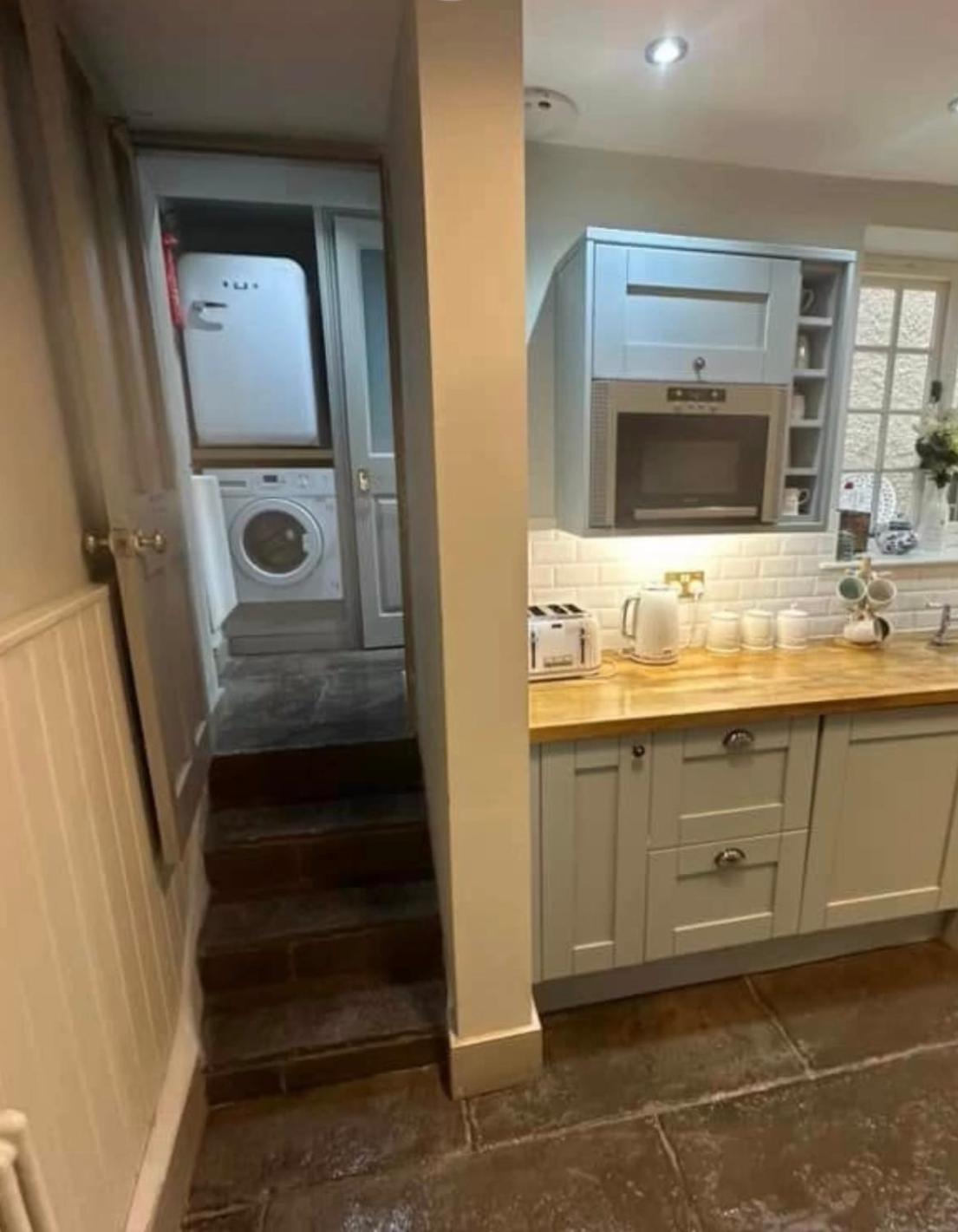 Little Monmouth 4 Bedroom Cottage, Old Town Lyme Regis, Dog Friendly And Parking Εξωτερικό φωτογραφία