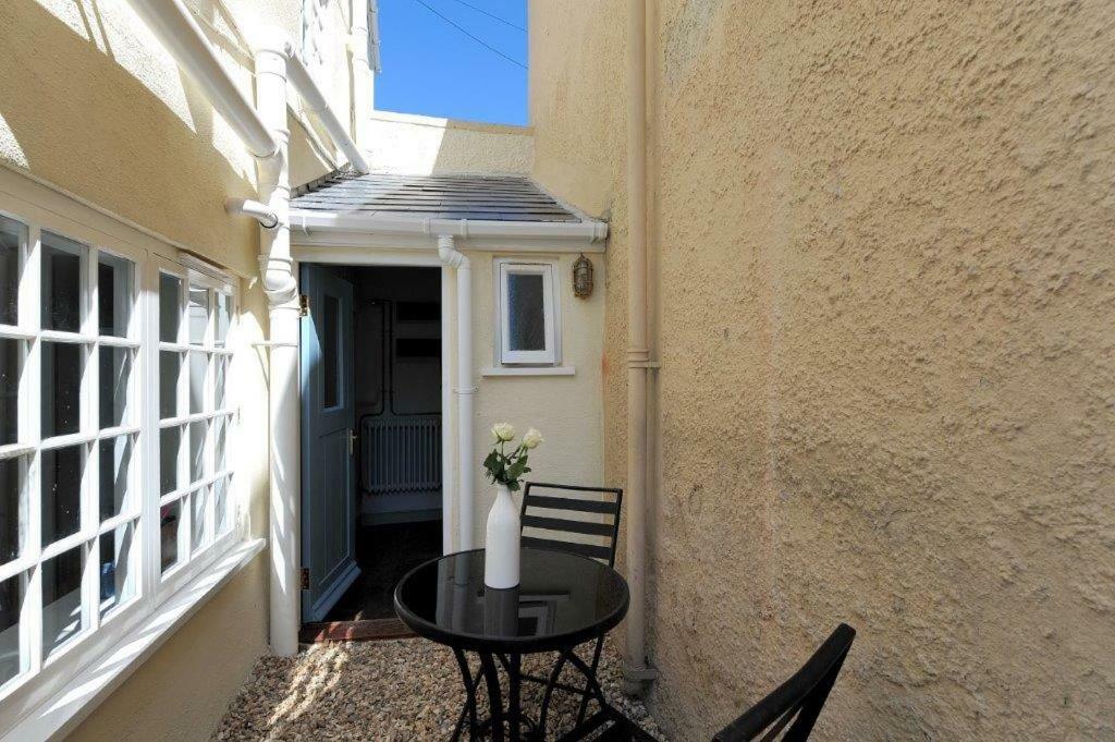 Little Monmouth 4 Bedroom Cottage, Old Town Lyme Regis, Dog Friendly And Parking Εξωτερικό φωτογραφία